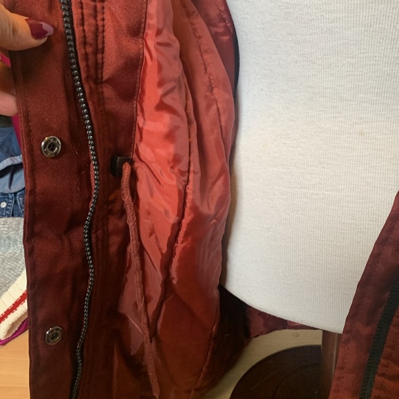 Vero moda burgundy HEAVY jacket. Thick and warm. Size xs. Removable fure - Picture 4 of 10